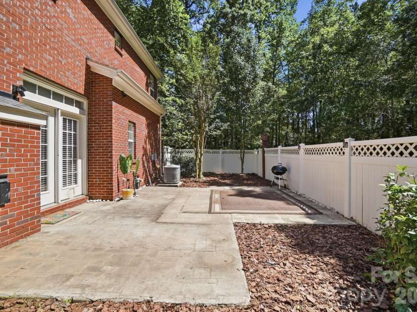 10412 Berkeley Woods Lane, Charlotte, NC 28277.  MLS# CAR4384926, YatesRealty ID 28703. 