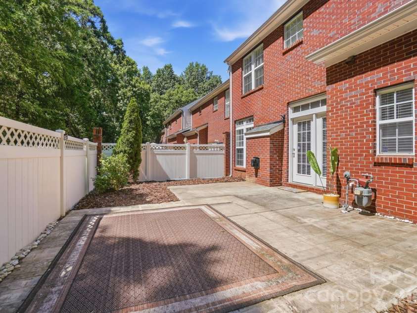 10412 Berkeley Woods Lane, Charlotte, NC 28277.  MLS# CAR4384926, YatesRealty ID 28703. 