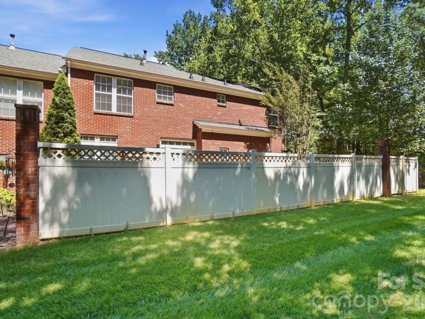 10412 Berkeley Woods Lane, Charlotte, NC 28277.  MLS# CAR4384926, YatesRealty ID 28703. 