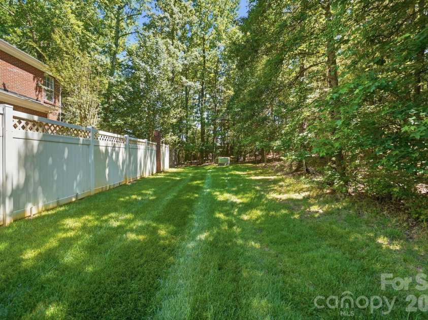 10412 Berkeley Woods Lane, Charlotte, NC 28277.  MLS# CAR4384926, YatesRealty ID 28703. 
