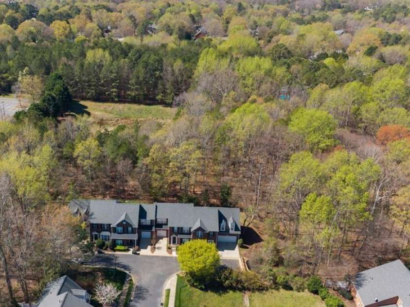 10412 Berkeley Woods Lane, Charlotte, NC 28277.  MLS# CAR4384926, YatesRealty ID 28703. FAR LEFT UNIT