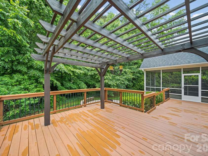 4709 Mcdade Lane, Gastonia, NC 28056.  MLS# CAR4383319, YatesRealty ID 28704. 