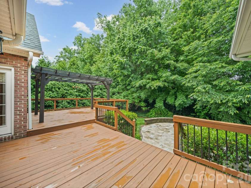 4709 Mcdade Lane, Gastonia, NC 28056.  MLS# CAR4383319, YatesRealty ID 28704. 