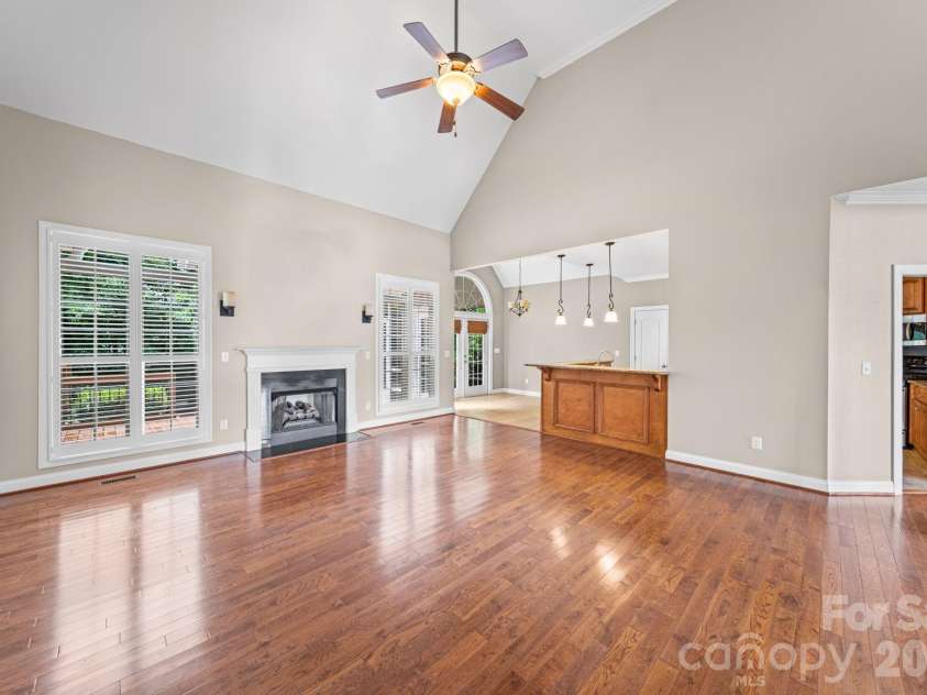 4709 Mcdade Lane, Gastonia, NC 28056.  MLS# CAR4383319, YatesRealty ID 28704. 