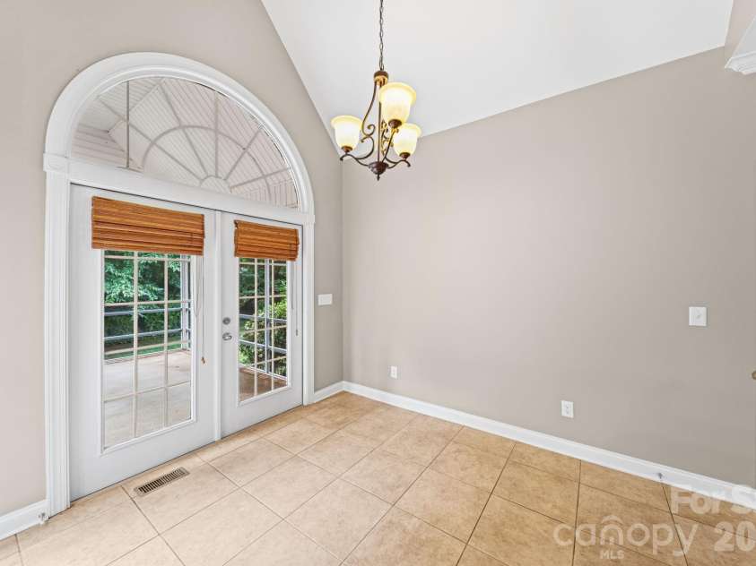 4709 Mcdade Lane, Gastonia, NC 28056.  MLS# CAR4383319, YatesRealty ID 28704. 