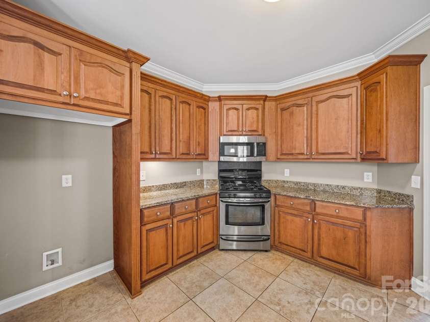 4709 Mcdade Lane, Gastonia, NC 28056.  MLS# CAR4383319, YatesRealty ID 28704. 