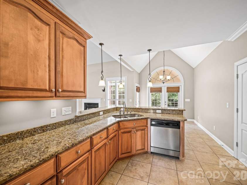 4709 Mcdade Lane, Gastonia, NC 28056.  MLS# CAR4383319, YatesRealty ID 28704. 