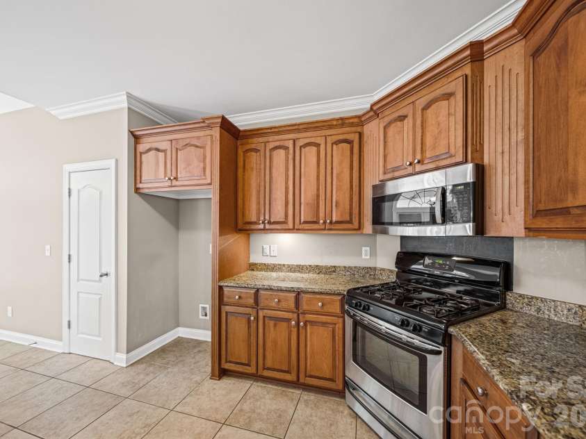 4709 Mcdade Lane, Gastonia, NC 28056.  MLS# CAR4383319, YatesRealty ID 28704. 
