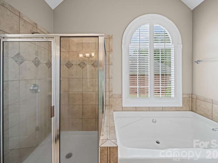 4709 Mcdade Lane, Gastonia, NC 28056.  MLS# CAR4383319, YatesRealty ID 28704. 