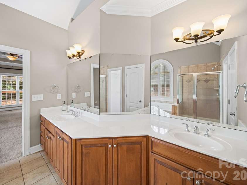 4709 Mcdade Lane, Gastonia, NC 28056.  MLS# CAR4383319, YatesRealty ID 28704. 