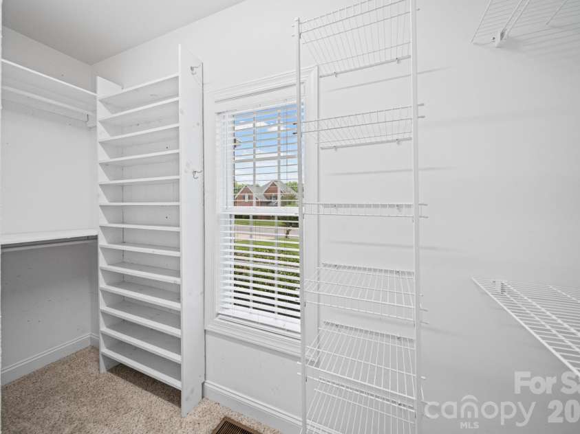 4709 Mcdade Lane, Gastonia, NC 28056.  MLS# CAR4383319, YatesRealty ID 28704. 