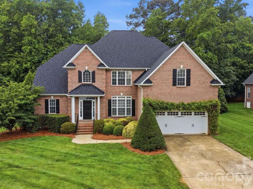 4709 Mcdade Lane, Gastonia, NC 28056.  MLS# CAR4383319, YatesRealty ID 28704. 