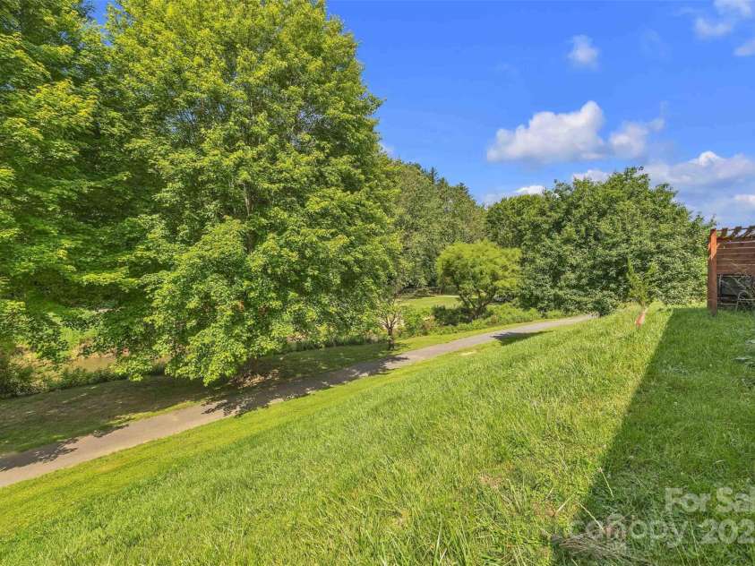 9211 NC HWY 194 Highway, Lansing, NC 28643.  MLS# CAR4274842, YatesRealty ID 28704. 