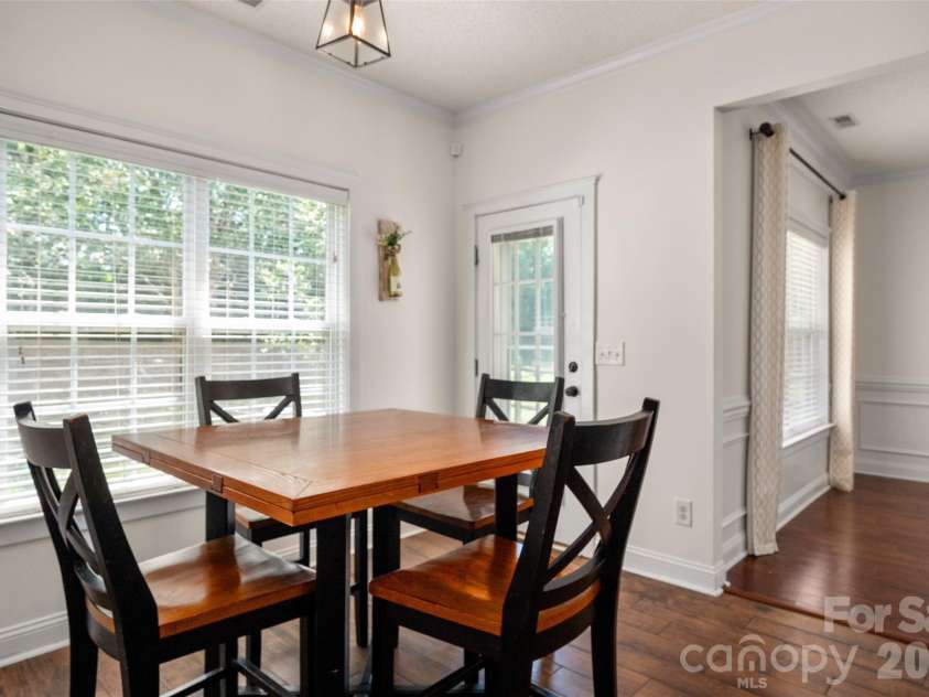 2009 Oakstone Drive, Monroe, NC 28110.  MLS# CAR4389615, YatesRealty ID 28705. Breakfast area
