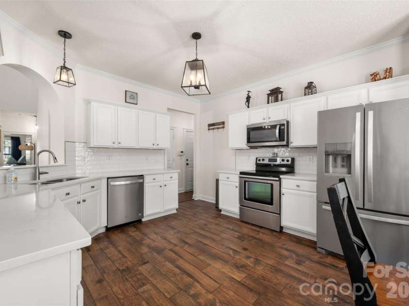 2009 Oakstone Drive, Monroe, NC 28110.  MLS# CAR4389615, YatesRealty ID 28705. Updated kitchen