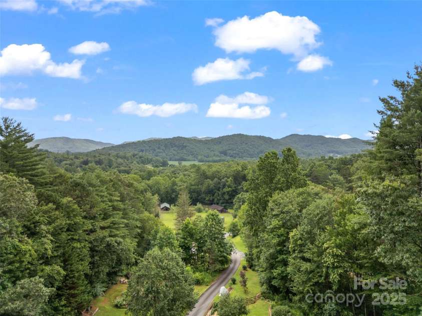 96 Habitat Way, Brevard, NC 28712.  MLS# CAR4279585, YatesRealty ID 28707. 