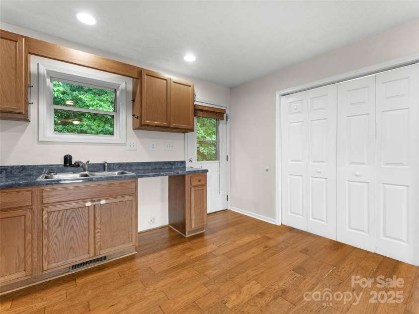 96 Habitat Way, Brevard, NC 28712.  MLS# CAR4279585, YatesRealty ID 28707. 