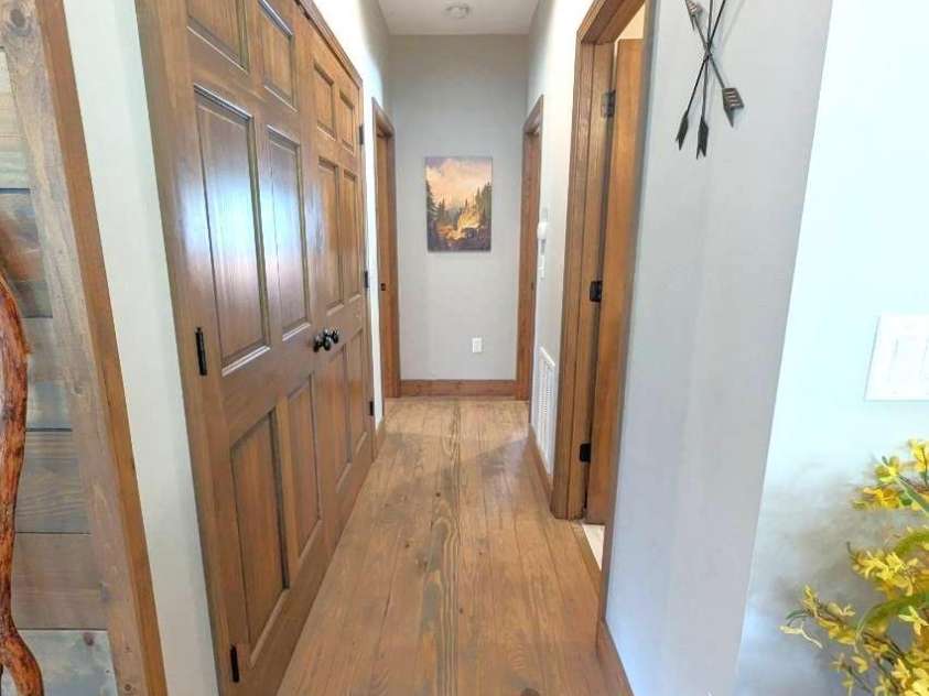 10 Rio Bravo Drive, Sylva, NC 28779.  MLS# CAR4296478, YatesRealty ID 2871. Hallway
