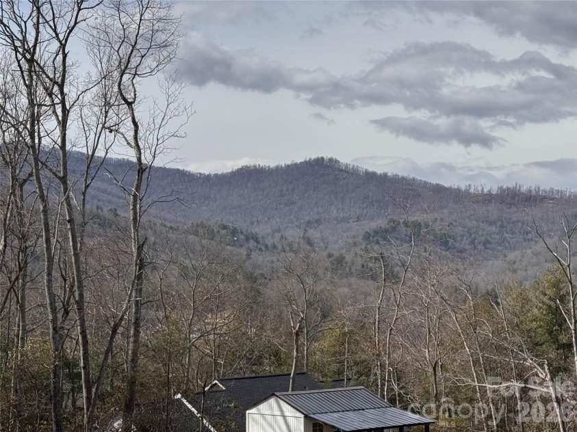 35 Azalea Drive, Spruce Pine, NC 28777.  MLS# CAR4352975, YatesRealty ID 2871. 