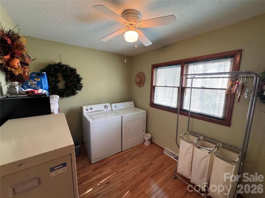 35 Azalea Drive, Spruce Pine, NC 28777.  MLS# CAR4352975, YatesRealty ID 2871. 