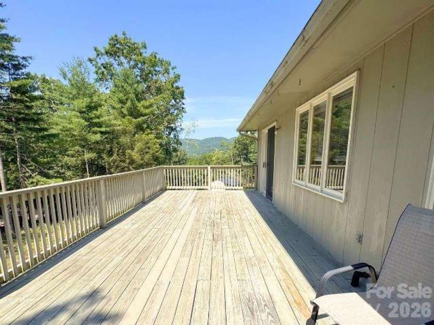 35 Azalea Drive, Spruce Pine, NC 28777.  MLS# CAR4352975, YatesRealty ID 2871. 