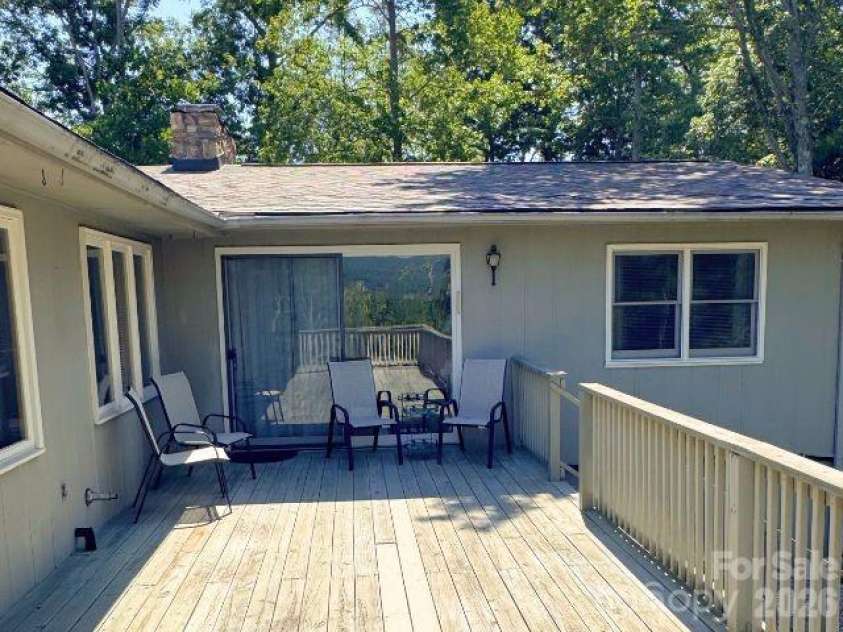 35 Azalea Drive, Spruce Pine, NC 28777.  MLS# CAR4352975, YatesRealty ID 2871. 
