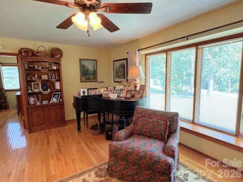 35 Azalea Drive, Spruce Pine, NC 28777.  MLS# CAR4352975, YatesRealty ID 2871. 