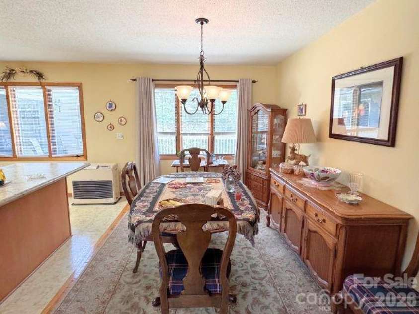 35 Azalea Drive, Spruce Pine, NC 28777.  MLS# CAR4352975, YatesRealty ID 2871. 