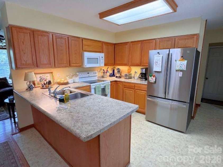 35 Azalea Drive, Spruce Pine, NC 28777.  MLS# CAR4352975, YatesRealty ID 2871. 