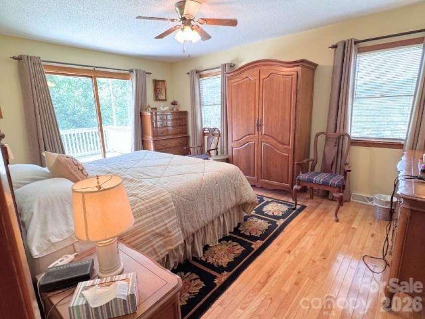 35 Azalea Drive, Spruce Pine, NC 28777.  MLS# CAR4352975, YatesRealty ID 2871. 