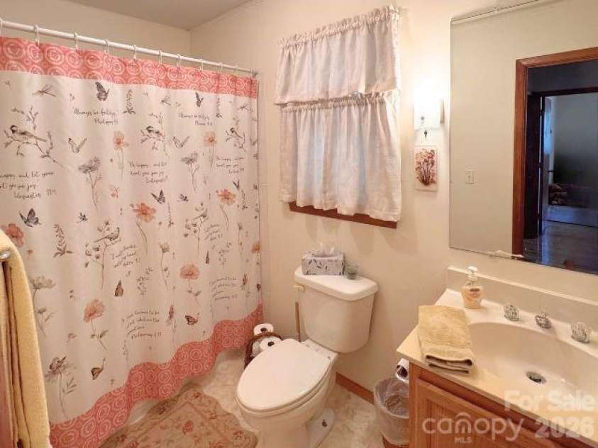35 Azalea Drive, Spruce Pine, NC 28777.  MLS# CAR4352975, YatesRealty ID 2871. 