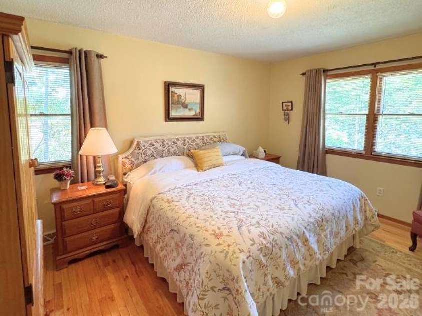 35 Azalea Drive, Spruce Pine, NC 28777.  MLS# CAR4352975, YatesRealty ID 2871. 