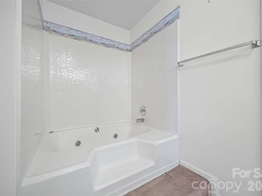 2998 Devonshire Drive, Rock Hill, SC 29732.  MLS# CAR4376859, YatesRealty ID 28710. Primary bath