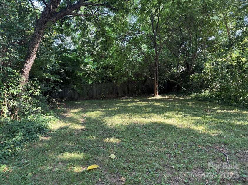 1909 Garibaldi Avenue, Charlotte, NC 28208.  MLS# CAR4285168, YatesRealty ID 28712. 