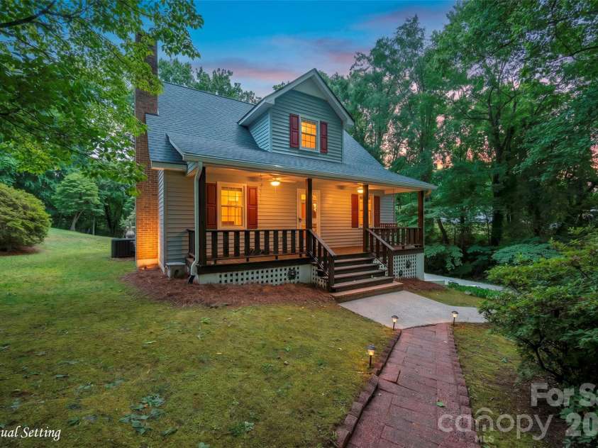 6175 La Crosse Court, Clemmons, NC 27012.  MLS# CAR4387613, YatesRealty ID 28712. 