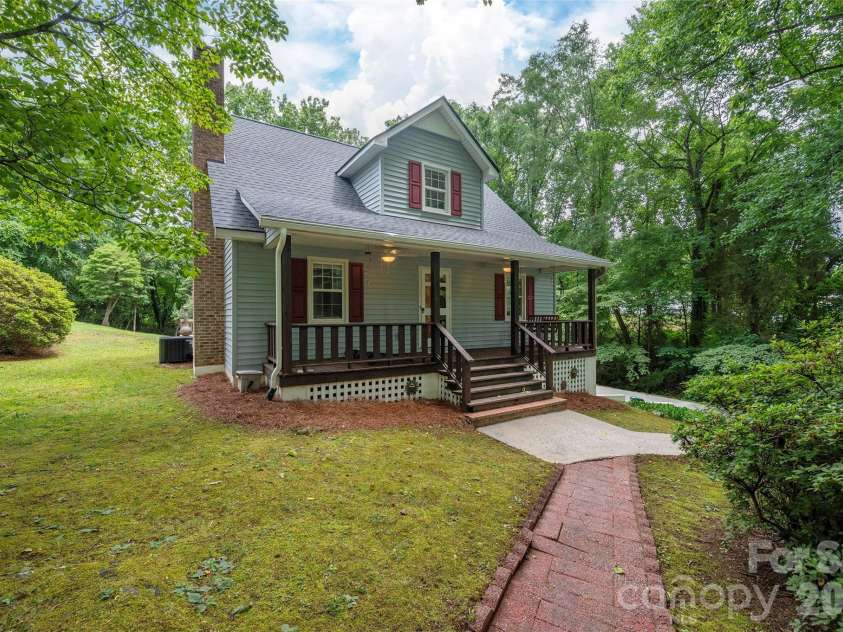6175 La Crosse Court, Clemmons, NC 27012.  MLS# CAR4387613, YatesRealty ID 28712. 