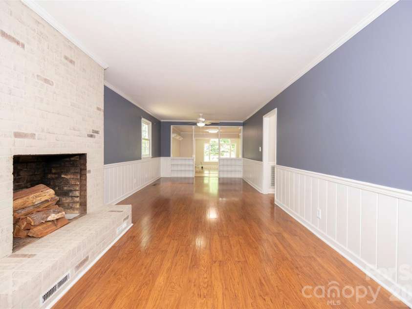 6175 La Crosse Court, Clemmons, NC 27012.  MLS# CAR4387613, YatesRealty ID 28712. 