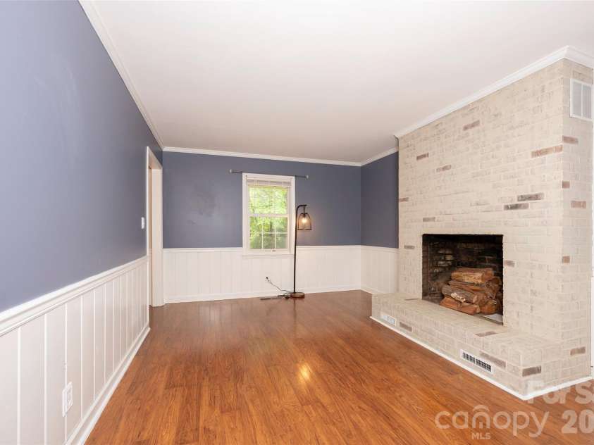6175 La Crosse Court, Clemmons, NC 27012.  MLS# CAR4387613, YatesRealty ID 28712. 