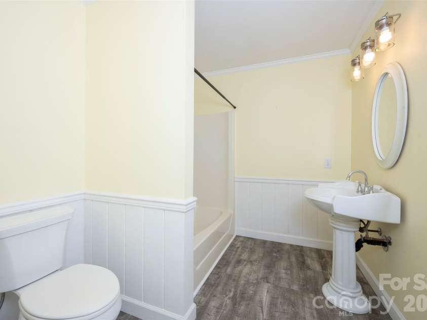 6175 La Crosse Court, Clemmons, NC 27012.  MLS# CAR4387613, YatesRealty ID 28712. 