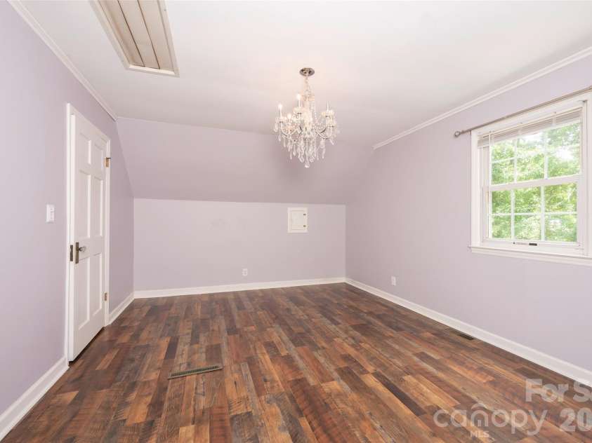 6175 La Crosse Court, Clemmons, NC 27012.  MLS# CAR4387613, YatesRealty ID 28712. 