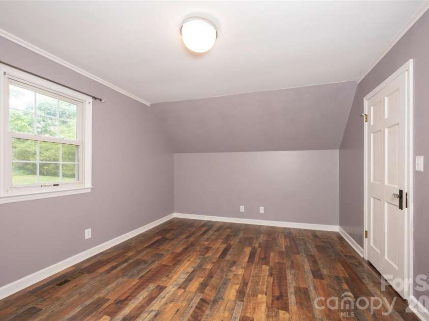 6175 La Crosse Court, Clemmons, NC 27012.  MLS# CAR4387613, YatesRealty ID 28712. 