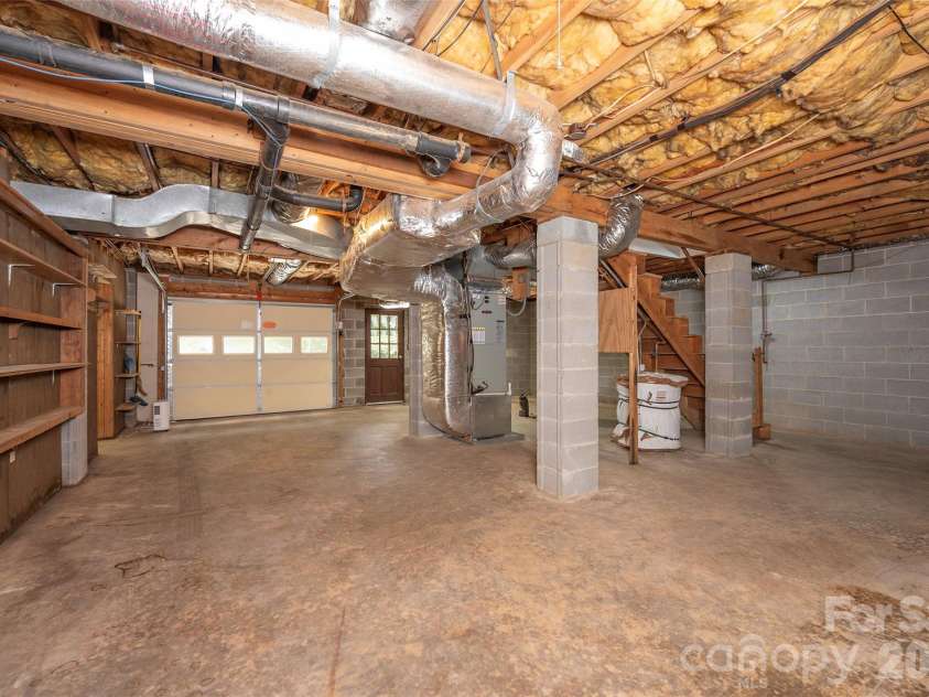 6175 La Crosse Court, Clemmons, NC 27012.  MLS# CAR4387613, YatesRealty ID 28712. 