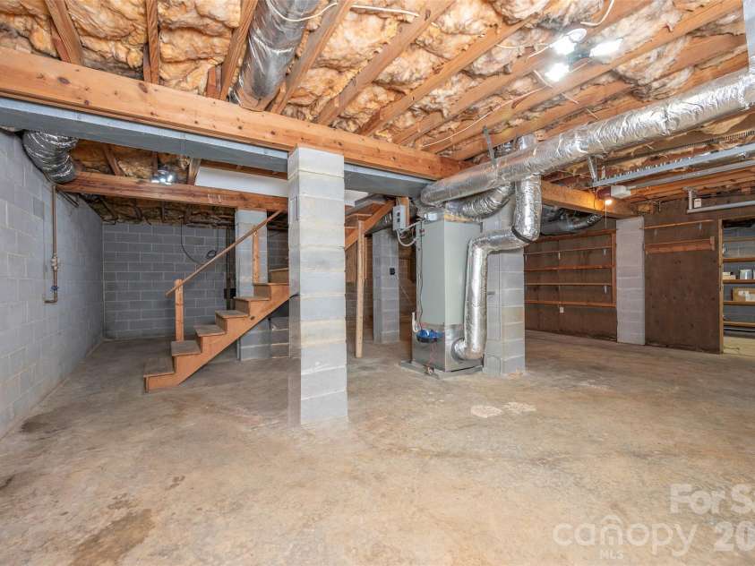 6175 La Crosse Court, Clemmons, NC 27012.  MLS# CAR4387613, YatesRealty ID 28712. 