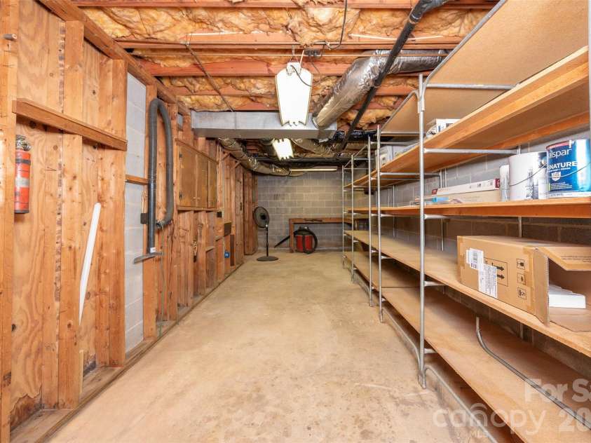6175 La Crosse Court, Clemmons, NC 27012.  MLS# CAR4387613, YatesRealty ID 28712. 