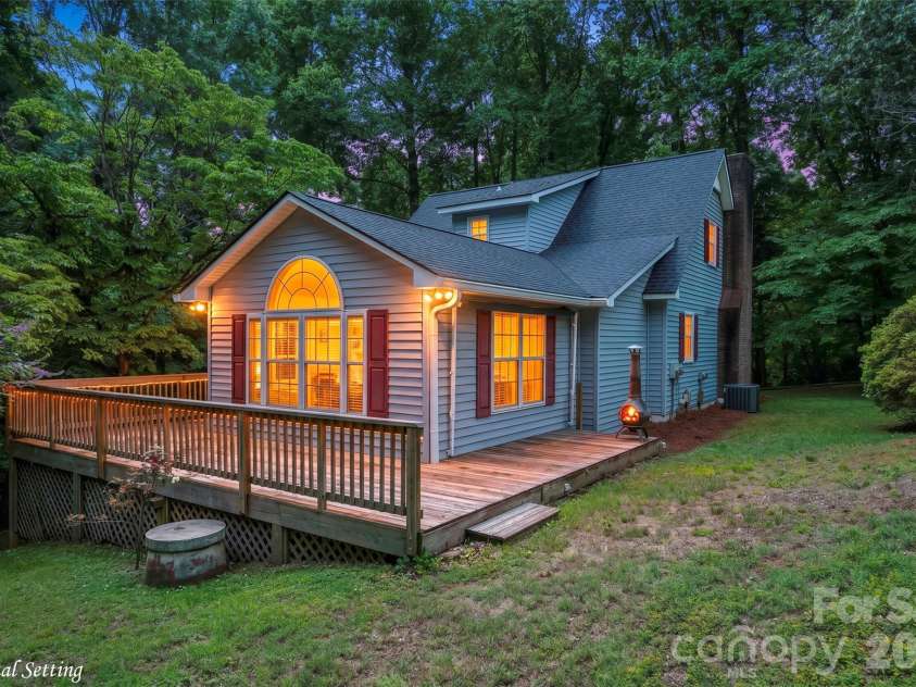 6175 La Crosse Court, Clemmons, NC 27012.  MLS# CAR4387613, YatesRealty ID 28712. 