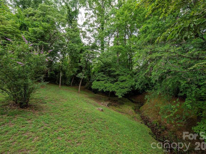 6175 La Crosse Court, Clemmons, NC 27012.  MLS# CAR4387613, YatesRealty ID 28712. 