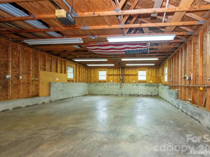 6175 La Crosse Court, Clemmons, NC 27012.  MLS# CAR4387613, YatesRealty ID 28712. 