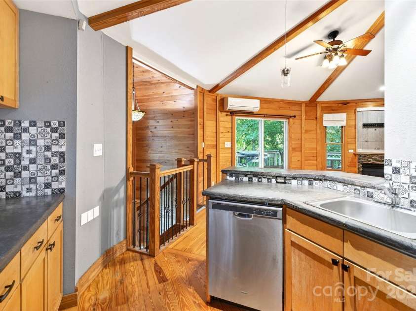 83 Cascades Parkway, Nebo, NC 28761.  MLS# CAR4281759, YatesRealty ID 28713. 