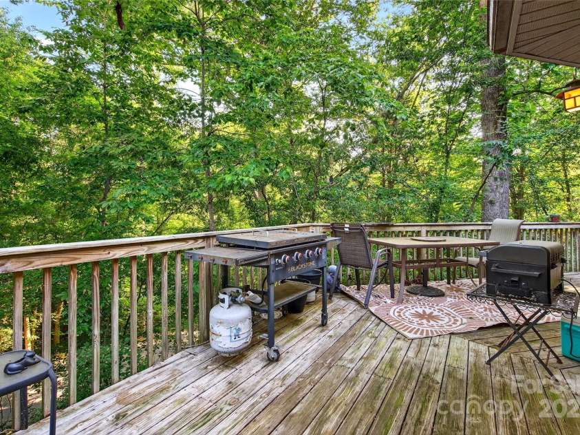 83 Cascades Parkway, Nebo, NC 28761.  MLS# CAR4281759, YatesRealty ID 28713. 