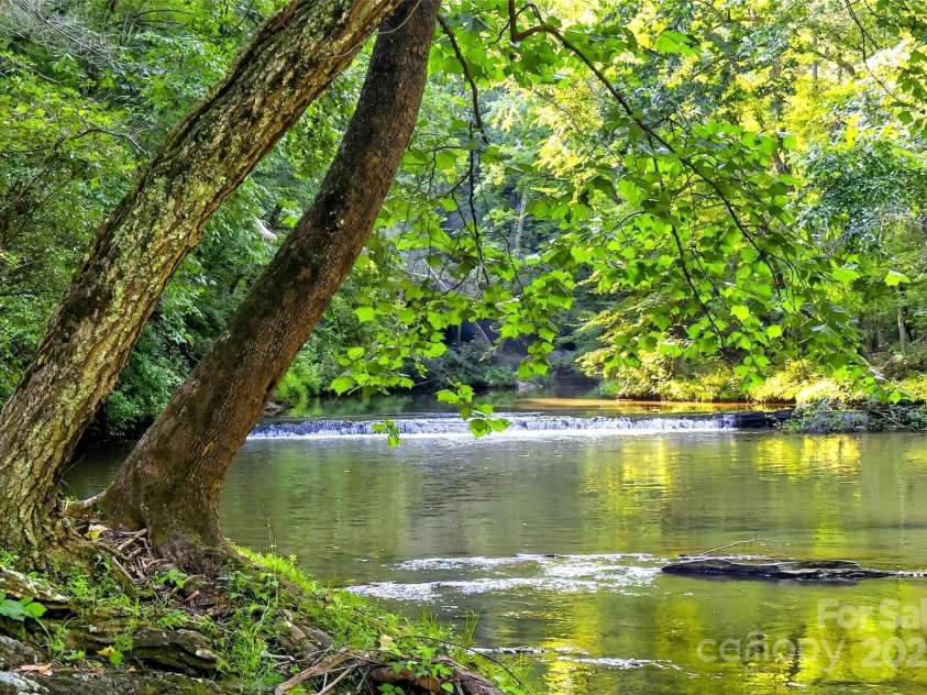 83 Cascades Parkway, Nebo, NC 28761.  MLS# CAR4281759, YatesRealty ID 28713. Commons Area